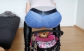 Bild 2 von Buttcrush Stroller in Jeans and Highheels